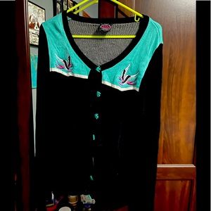 Vintage looking sweater